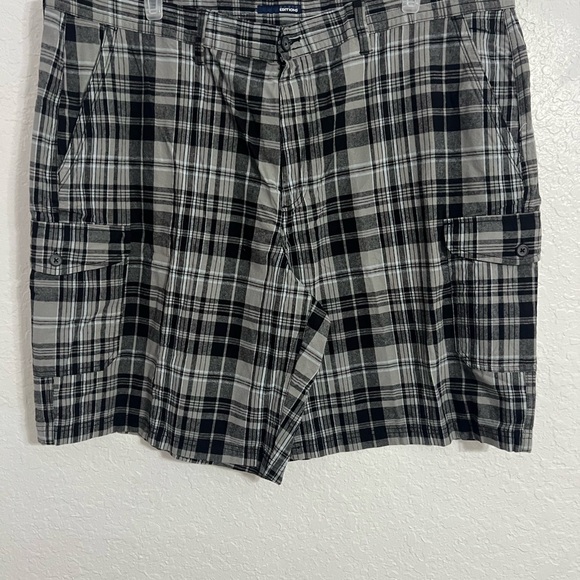 Basic Editions Short Mens Size 46 Gray Plaid Cargo Utility Casual #319 - Picture 1 of 6